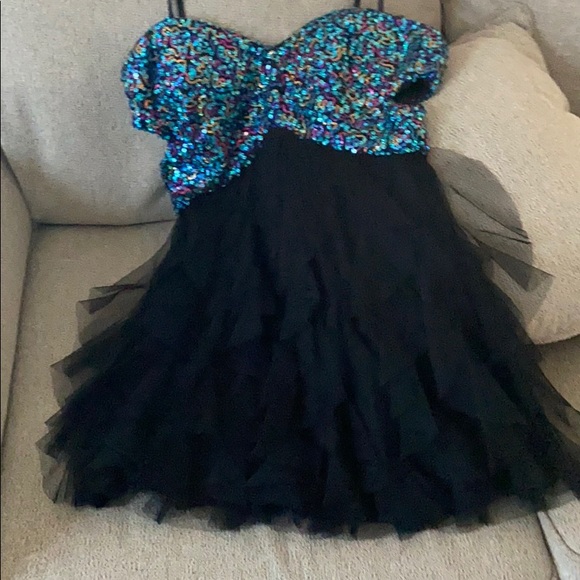 Cleaning closet - Picture 5 of 5